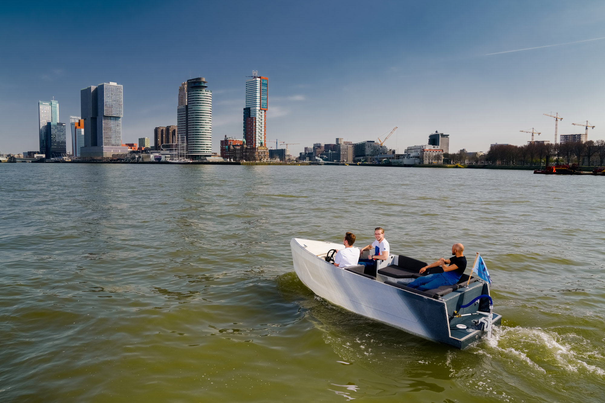 Tanaruz Boat - Tanaruz DSi, on the river in Rotterdam